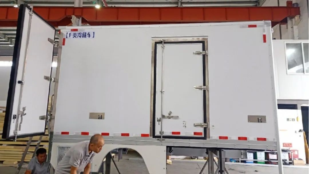 HolyCore CKD ProductLightweight and High-strength Refrigerator Truck Body 8 HolyCore CKD ProductLightweight and High-strength Refrigerator Truck Body 8